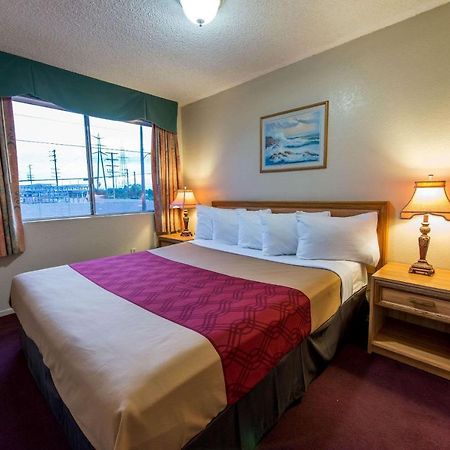 Econo Lodge Anaheim North Bagian luar foto