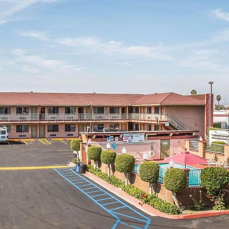 Econo Lodge Anaheim North Bagian luar foto
