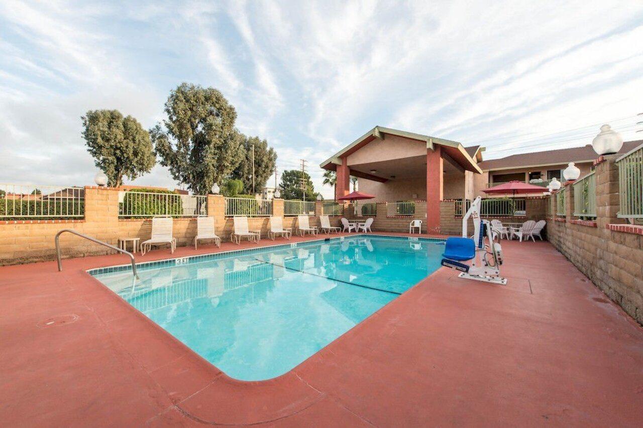 Econo Lodge Anaheim North Bagian luar foto
