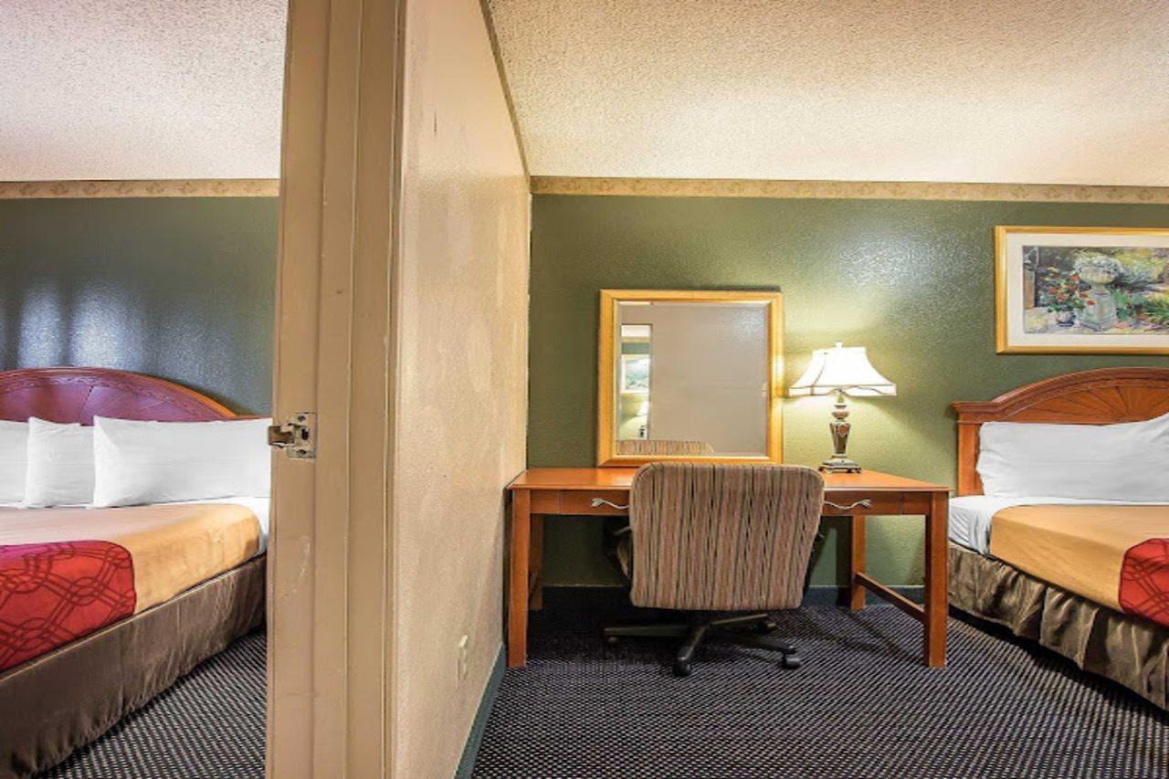 Econo Lodge Anaheim North Bagian luar foto