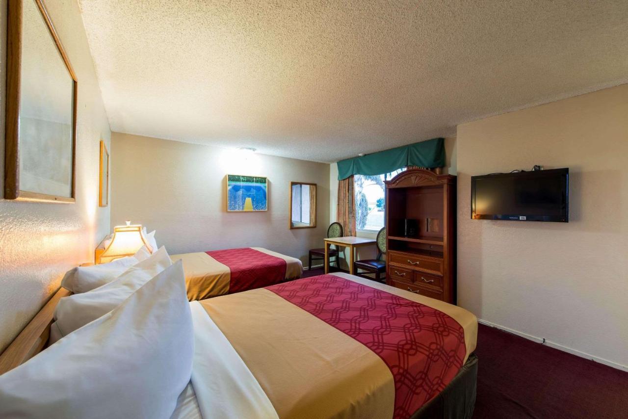 Econo Lodge Anaheim North Bagian luar foto